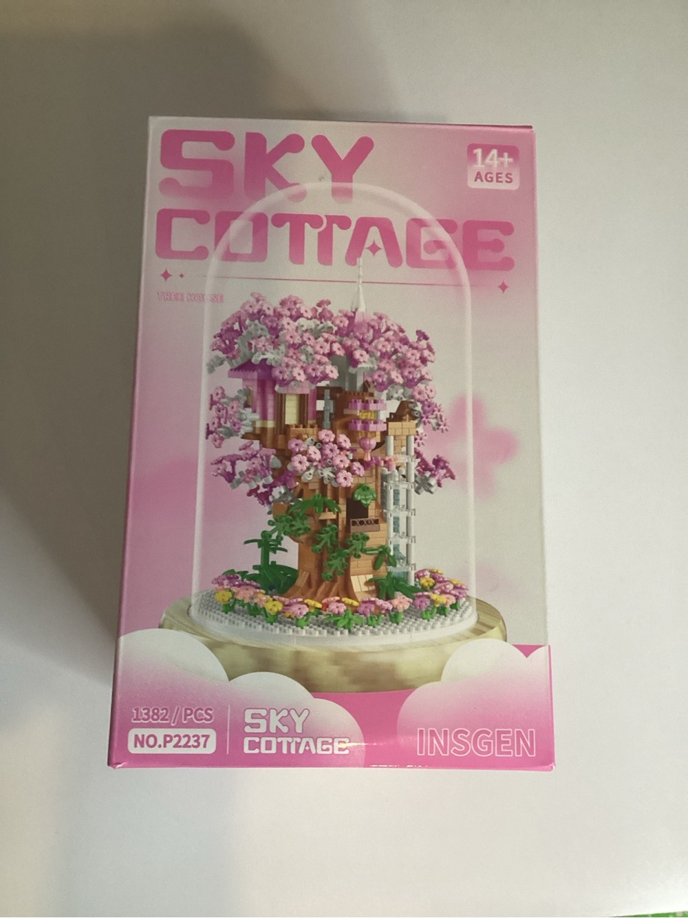 New Sky Cottage Insgen 1382 PCs Cherry Blossom Bonsai Tree Building Set Gift